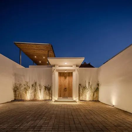 Astavana Suites Batubelig