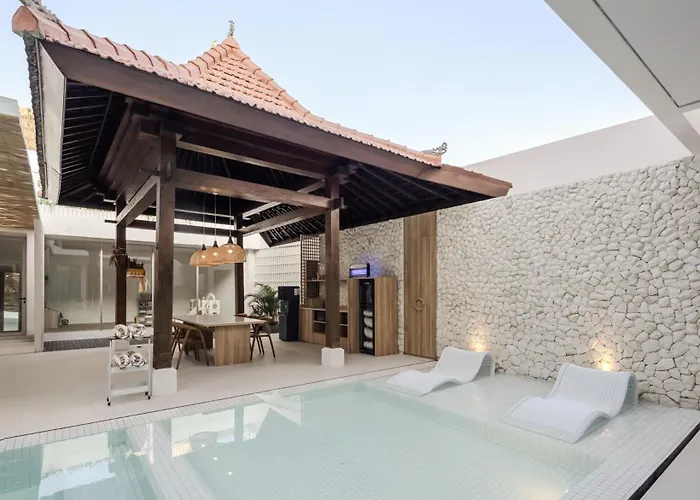 Astavana Batubelig Hotel